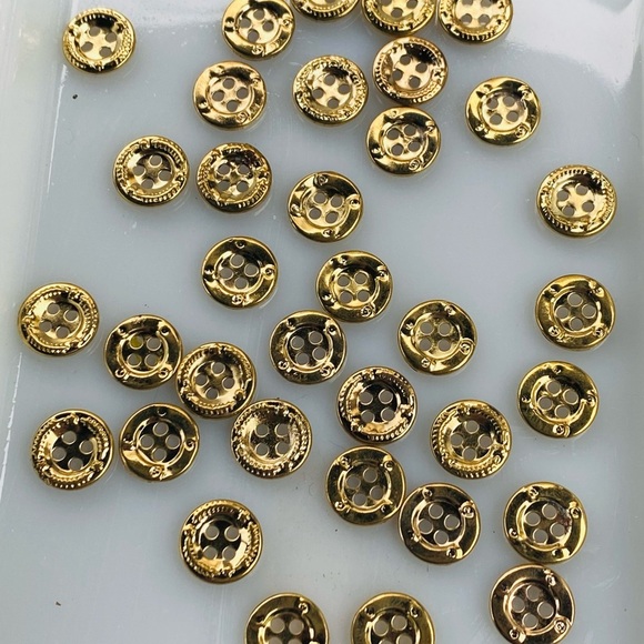 Vintage Gold Tone Metal Button Bundle - Picture 3 of 8